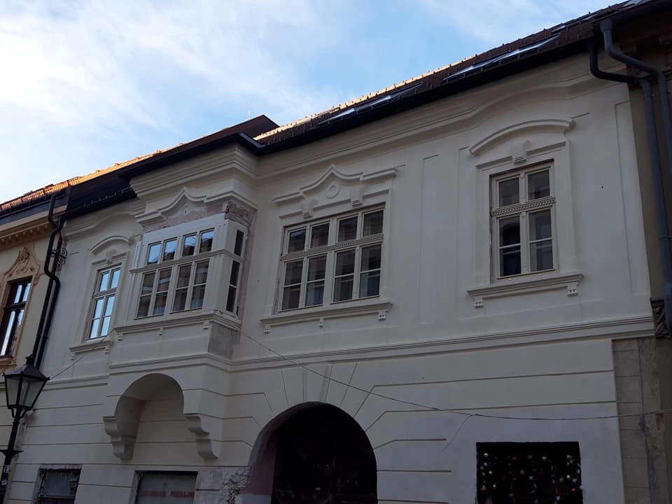 Mestianske domy na Hviezdoslavovej Ulicy v Trnave okna a dvere vymena a montaz