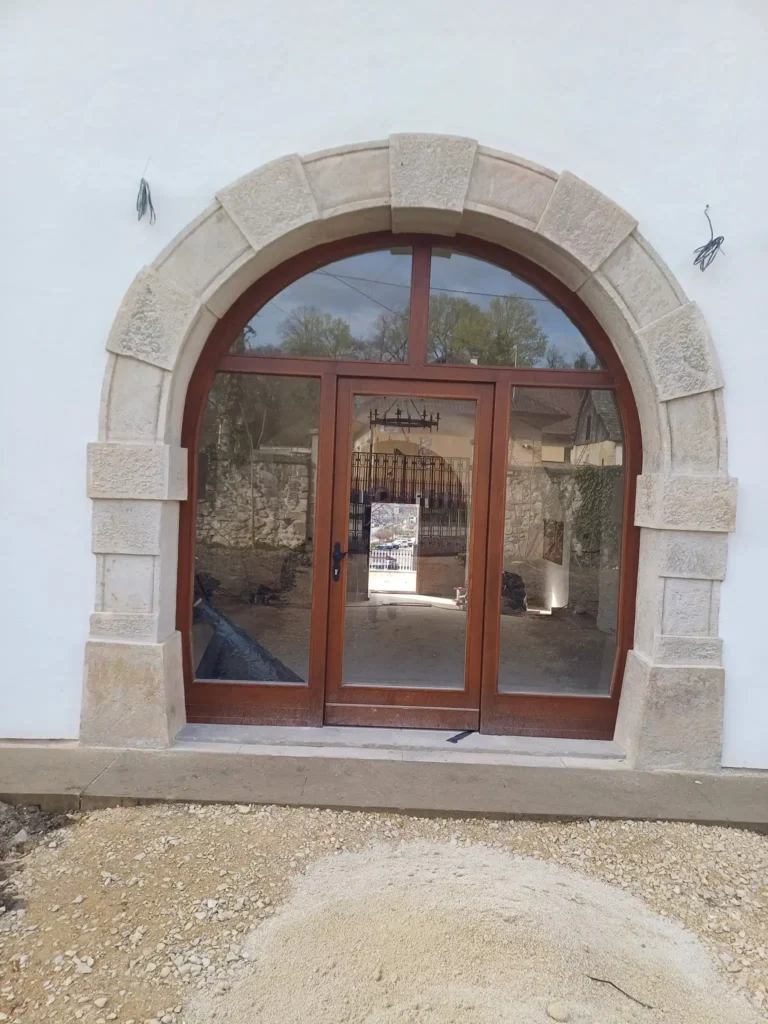 Draskovicov Kastiel Muzeum Cachtice Drevoprogresplus Vchodove Dvere So Sklom
